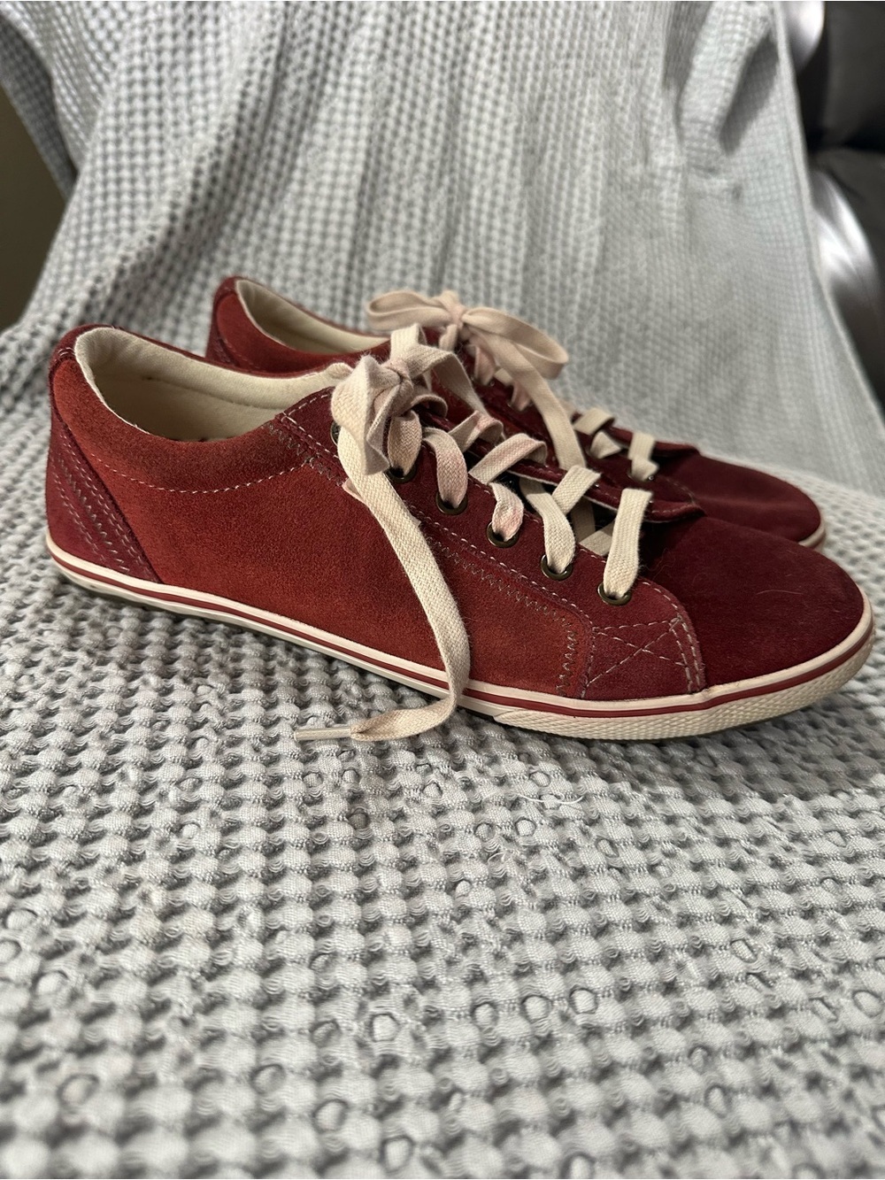 Taos Retro Star Suede Sneakers Womens Sz 8.5 Burgundy Rust Lace Up Comfort - Picture 7 of 12